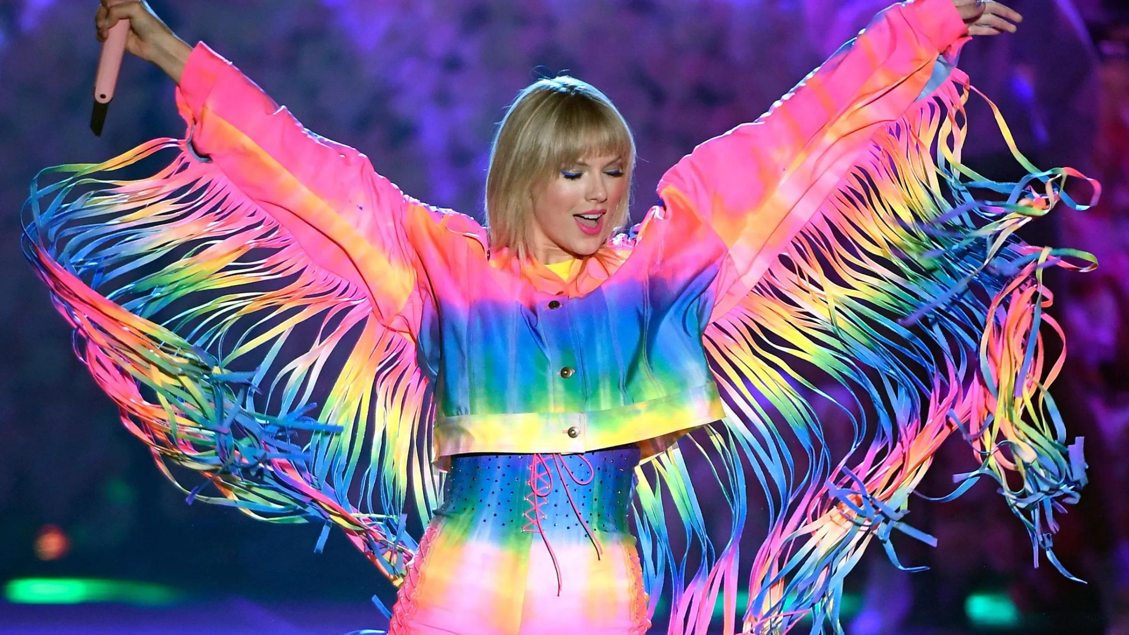 taylor swift support queer community